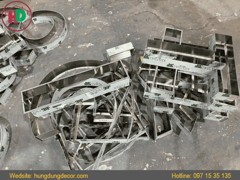 Xưởng gia công logo inox chuyên nghiệp tại Hồ Chí Minh