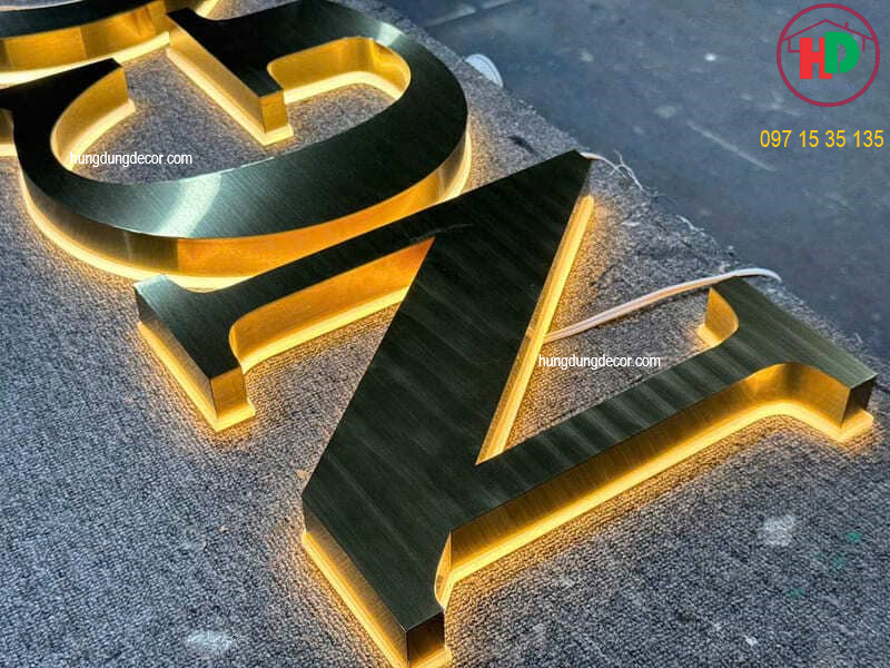  logo inox vàng gương – Đẹp bền, nổi bật không gian
