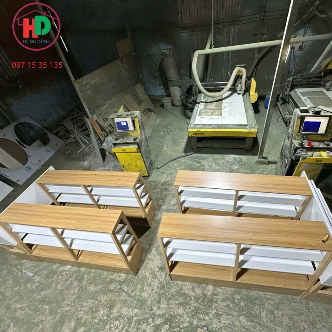 kệ trưng bày sản phẩm