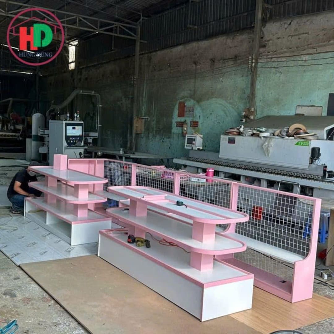 Kệ gỗ trưng bày showroom