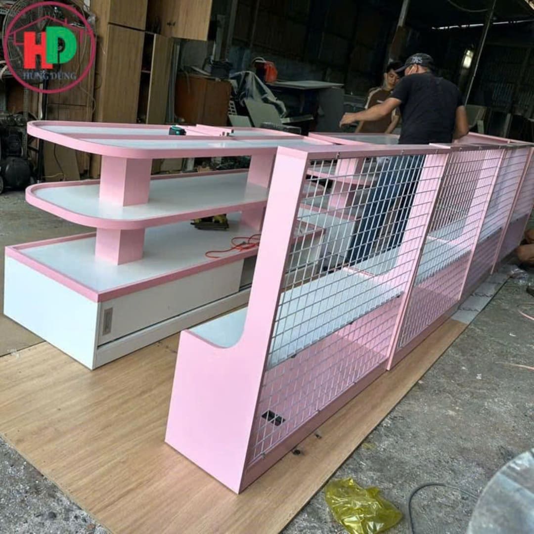 Kệ trưng bày theo yêu cầu