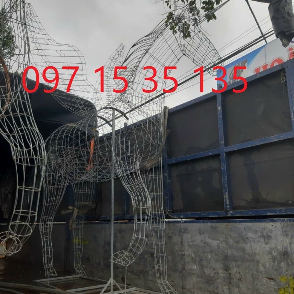 linh vật ngựa trang trí tết 2026