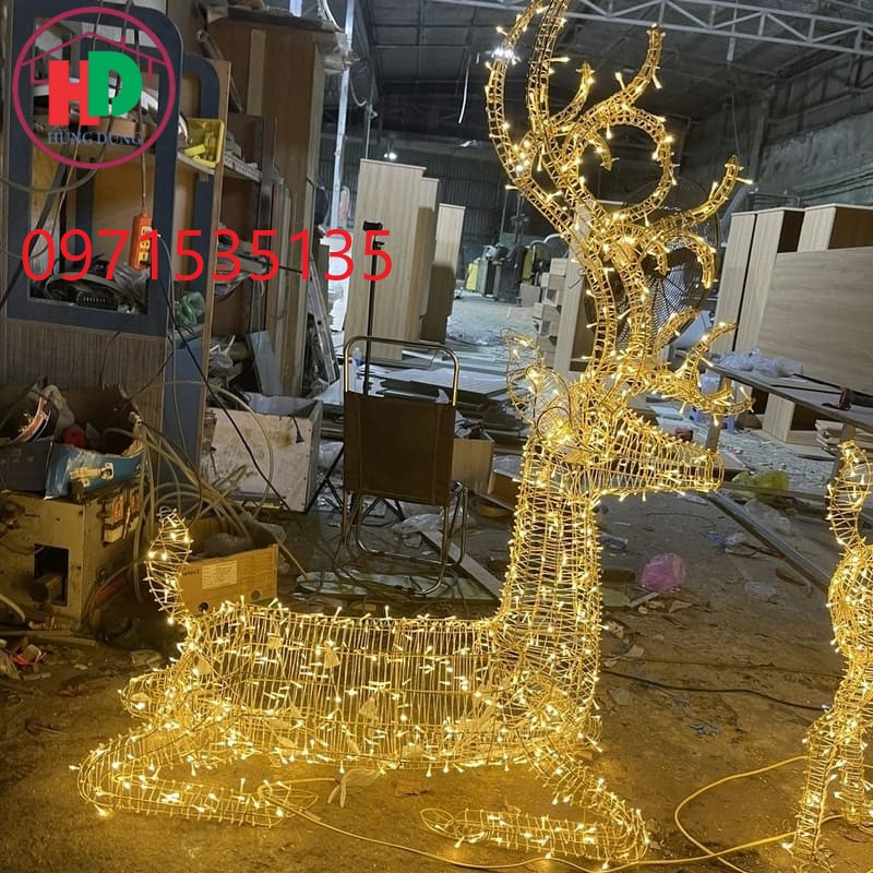 Tuần lộc bằng thép nghệ thuật Hùng Dũng Decor