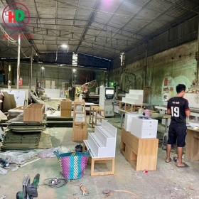 Kệ Gỗ Trưng Bày Sản Phẩm Đẹp - Theo Yêu Cầu